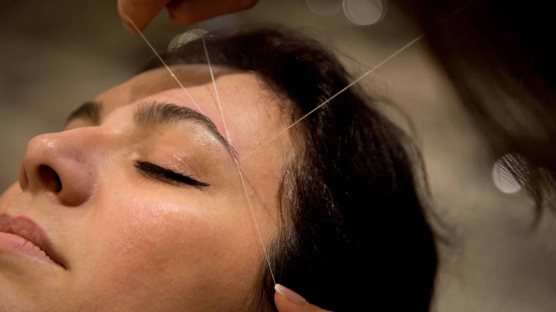 institut de beaute Nice Beauty Wave propose des épilations de type brow lift au fil
