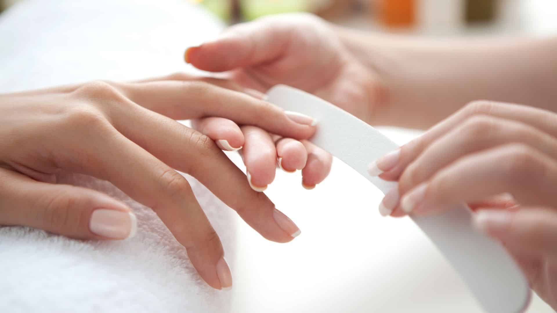 institut de beauté à Nice Beauty Wave pour des soins ongles manucure russe