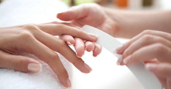 institut de beauté à Nice Beauty Wave pour des soins ongles manucure russe